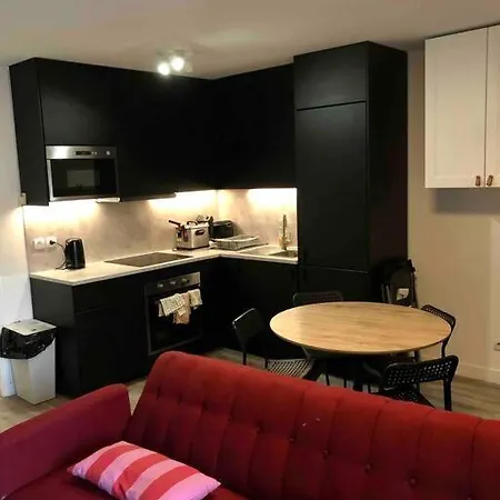 Flat In Le Roy, 6 Min From Paris