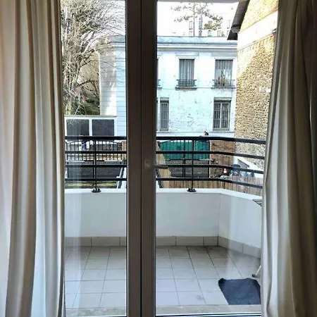 Flat In Le Roy, 6 Min From Paris
